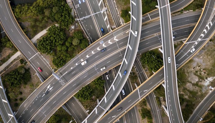 https://intellisolutions-dz.com/wp-content/uploads/2024/03/design-UKRoad-1-700x400-1.jpg